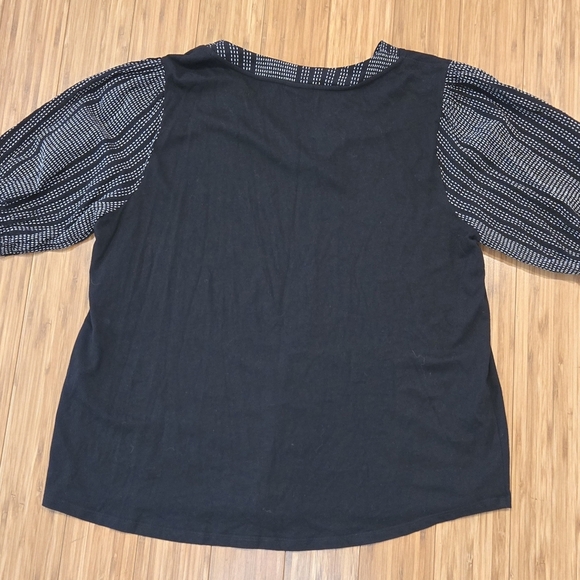 NWOT Chicos Blouse with Patterned Sleeves - Picture 5 of 6